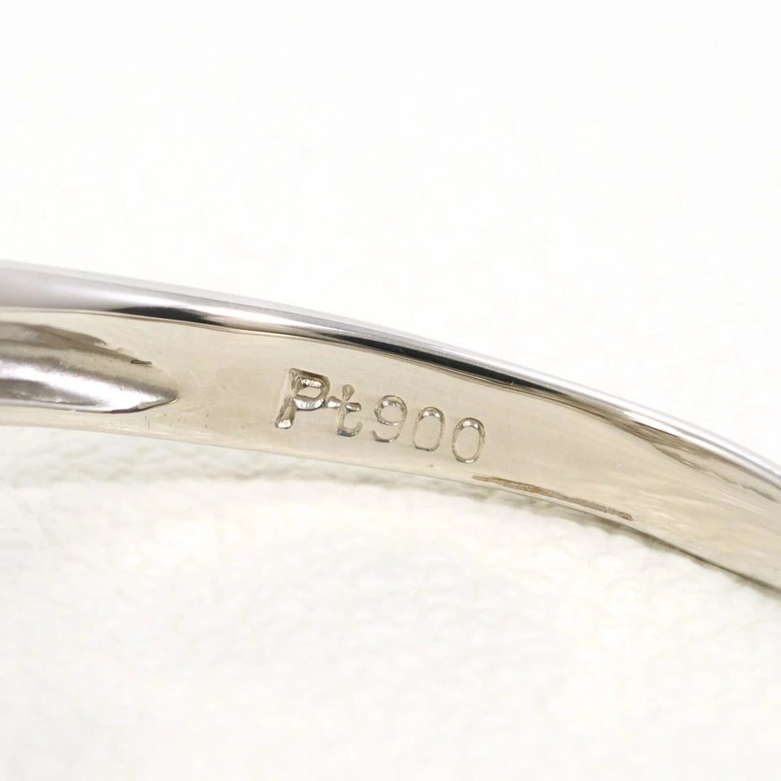 PT900 PLATINUM RING WITH DIAMOND - 4