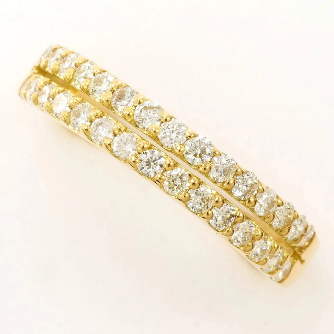 18K (18-KARAT) YELLOW GOLD RING WITH DIAMOND: 18K (18-karat) Yellow Gold Ring with Diamond Brand: Unbranded Type/Style: Band ring Material: Yellow gold (18K), Main Stone Natural Color: Yellow gold Size: US 6 Accessories: None Accessor