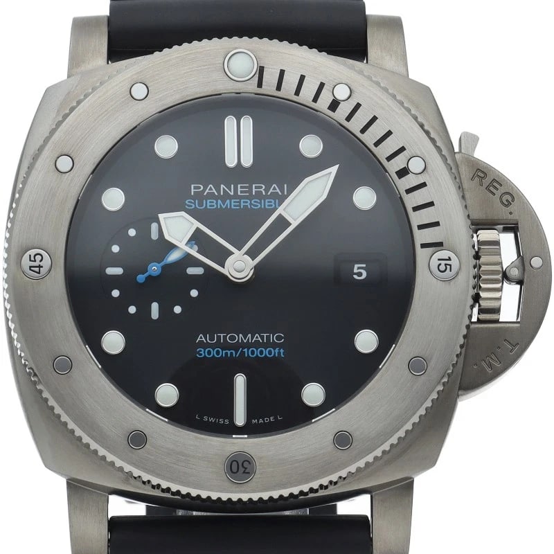 PANERAI SUBMERSIBLE TITANIUM / RUBBER BLACK WATCH: PANERAI Submersible Titanium / rubber black Watch Brand: PANERAI Type/Style: Wristwatch Material: Band Material rubber, Case Material titanium Color: Dial Color black Size: Case Diameter(H):About 1.9