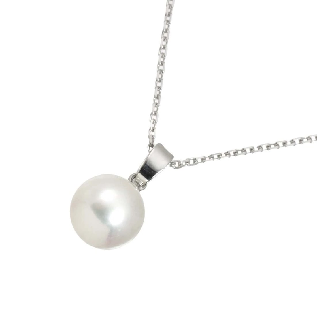 MIKIMOTO AKOYA PEARL NECKLACE 18K WHITE GOLD 750: MIKIMOTO Akoya Pearl Necklace 18K White Gold 750 Brand: MIKIMOTO Type/Style: Necklace Material: 750 White Gold, Main Stone Akoya Pearl Color: White Gold Size: internal circumference of the chain:15.7i