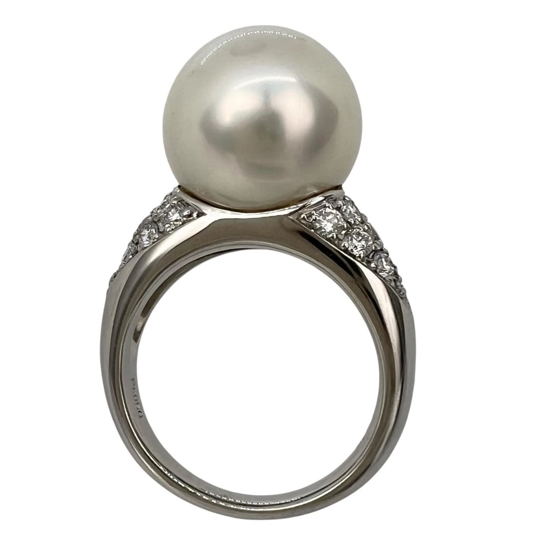 PEARL RING PT950PLATINUM/WHITE SOUTH SEA PEARL: Pearl Ring Pt950Platinum/White South Sea Pearl Brand: no brand Type/Style: Ring Material: Pt950Platinum, Color: Silver Size: 6.0(US Size) Accessories: None Accessories Notice: When purchasing