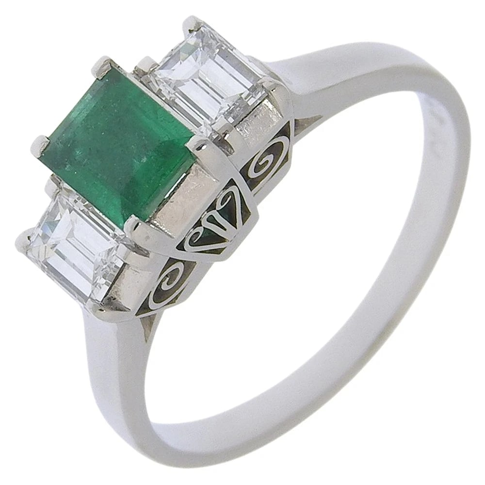 RING PT900PLATINUM/EMERALD/DIAMOND: Ring Pt900Platinum/Emerald/diamond Brand: no brand Type/Style: Ring Material: Pt900Platinum, Main Stone Emerald Color: Silver Size: 6.0(US Size) Accessories: None Accessories Notice: When purchasing
