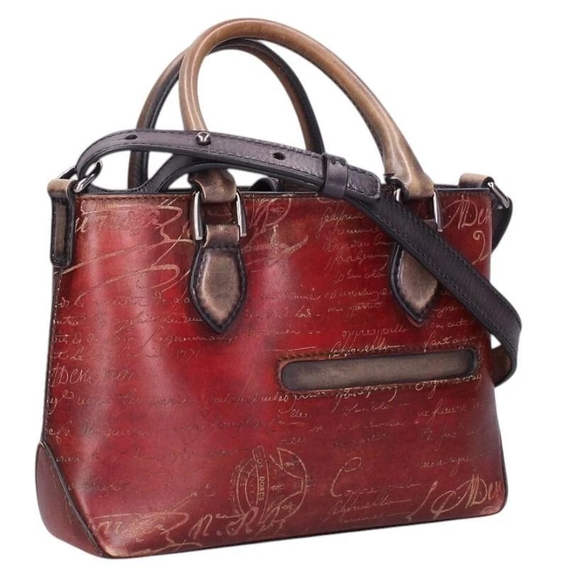 BERLUTI BAG: TOUJOURS GULLIVER JAPAN LIMITED RED BROWN: BERLUTI Bag: Toujours Gulliver Japan Limited Red Brown Brand: Berluti Type/Style: Shoulder Bag Material: Exterior Material Leather Color: Exterior Color Red Size: (approx. W10.0 ? H6.5 ? D2.4 inch)