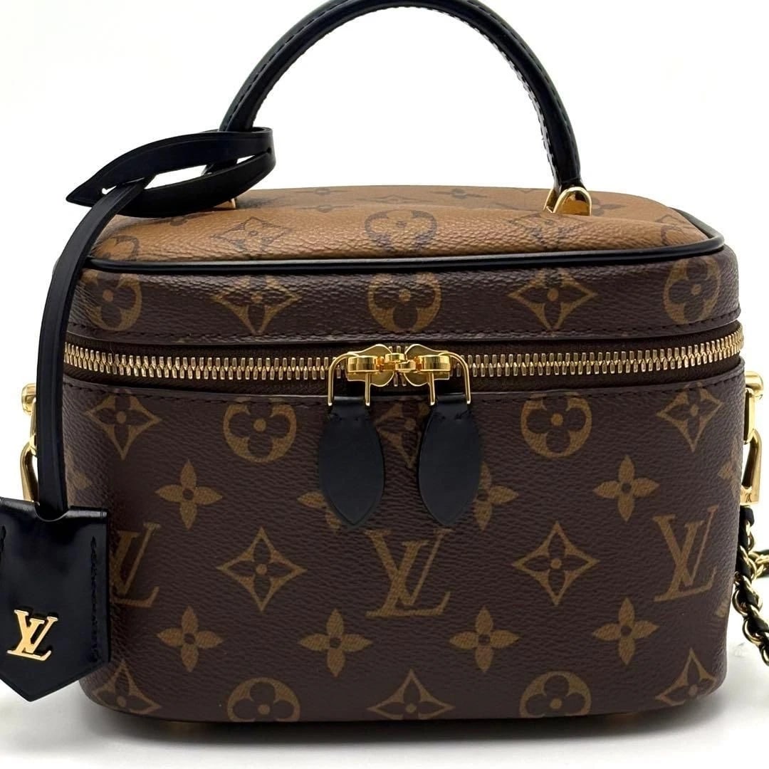 LOUIS VUITTON BAG: VANITY NV PM BROWN BLACK: LOUIS VUITTON Bag: Vanity NV PM Brown Black Brand: LOUIS VUITTON Type/Style: Shoulder Bag Material: Exterior Material Leather Color: Exterior Color Brown Size: (approx. W7.1 ? H5.5 ? D3.9 inch)