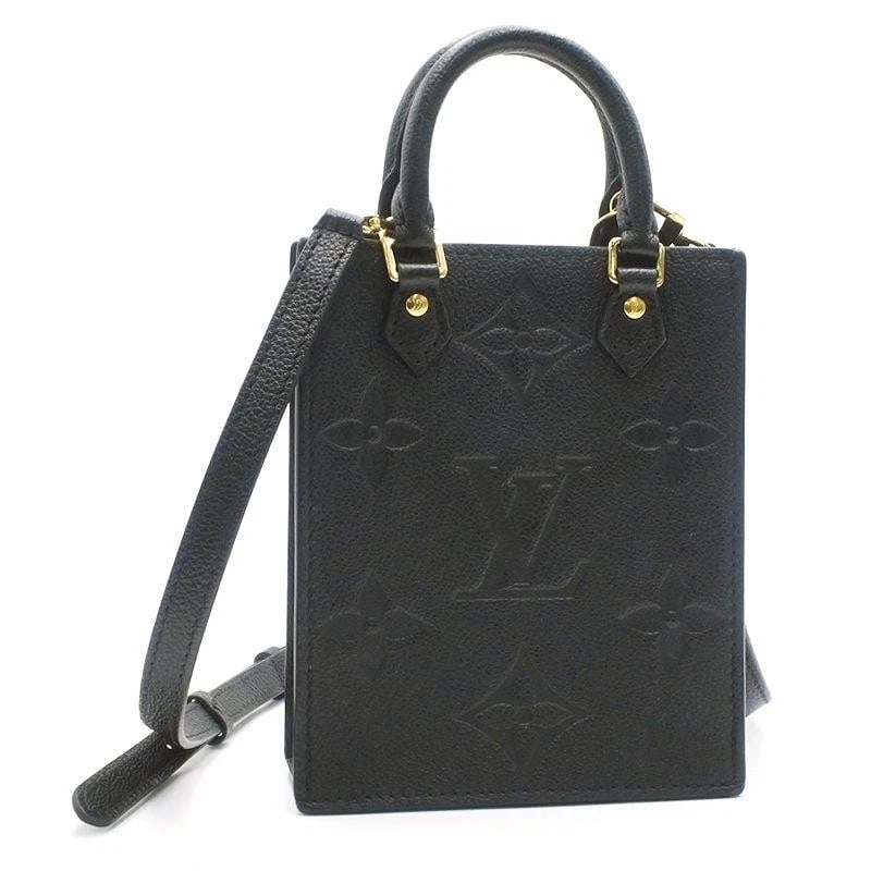 LOUIS VUITTON BAG: PETIT SAC PLAT NOIR: LOUIS VUITTON Bag: Petit Sac Plat Noir Brand: LOUIS VUITTON Type/Style: Crossbody Material: Exterior Material Leather Color: Exterior Color Black Size: (approx. W5.5 ? H6.7 ? D2.0 inch) Accessorie