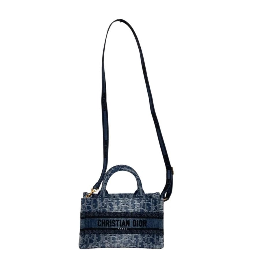 CHRISTIAN DIOR BAG: DENIM DIOR OBLIQUE EMBROIDERY: CHRISTIAN DIOR Bag: Denim Dior Oblique Embroidery Brand: Christian Dior Type/Style: Crossbody Material: Exterior Material Denim Color: Exterior Color Blue Size: (approx. W8.7 ? H5.1 ? D2.8 inch)