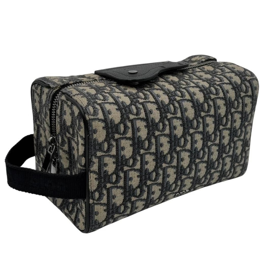 DIOR BAG: OBLIQUE LANGO NAVY: DIOR Bag: Oblique Lango Navy Brand: Dior Type/Style: Clutch Material: Exterior Material Canvas / Leather Color: Exterior Color Navy Size: (approx. W8.7 ? H5.1 ? D4.3 inch) Accessories: None