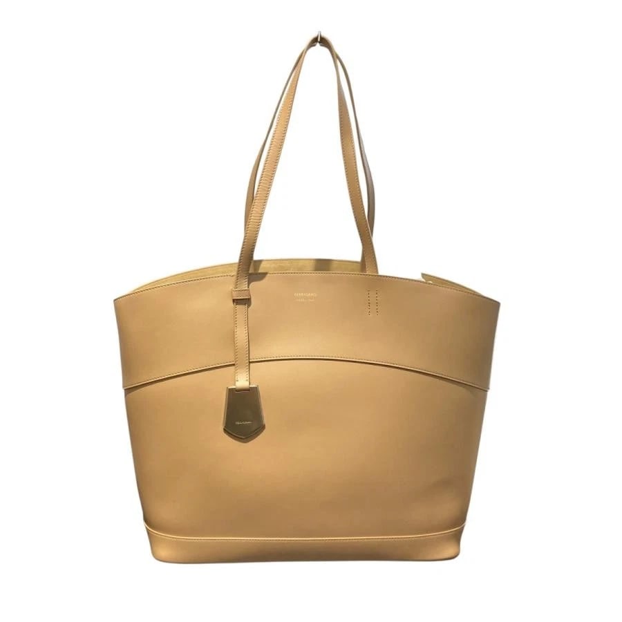 FERRAGAMO BAG: CHARMING CAMEL (1 of 4)