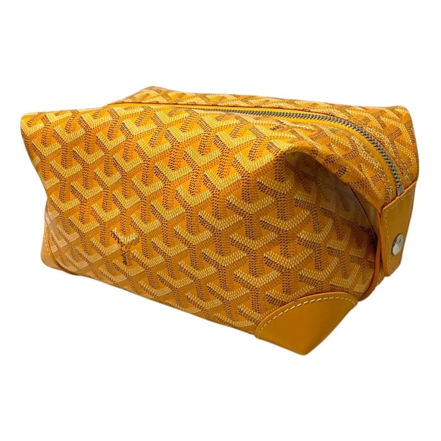 GOYARD BAG: BOWLING 25 TOILETRY YELLOW: GOYARD Bag: Bowling 25 Toiletry Yellow Brand: GOYARD Type/Style: Clutch Material: Exterior Material Canvas Color: Exterior Color Yellow Size: (approx. W9.8 ? H4.7 ? D5.5 inch) Accessories: None