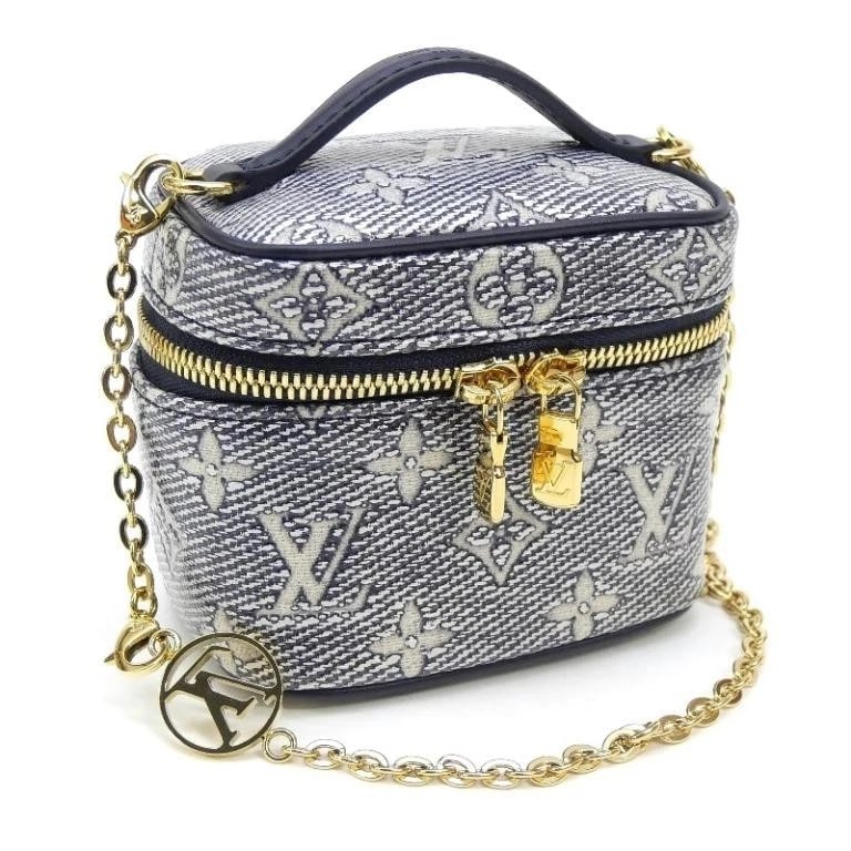 LOUIS VUITTON BAG: MICRO VANITY MONOGLAM: LOUIS VUITTON Bag: Micro Vanity Monoglam Brand: LOUIS VUITTON Type/Style: Top Handle Bag Material: Exterior Material Jacquard Color: Exterior Color Black Size: (approx. W4.5 ? H3.7 ? D3.1 inch) Ac