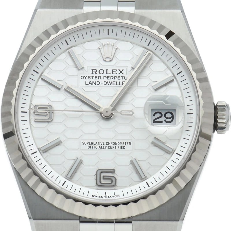 ROLEX LAND-DWELLER 40 WATCH MOTIF K18WG/STAINLESS STEEL WATCH: ROLEx Land-Dweller 40 Watch Motif K18WG/Stainless Steel Watch Brand: ROLEx Type/Style: Wristwatch Material: Band Material Stainless steel, Case Material Gold / steel Color: Dial Color white Size: Case