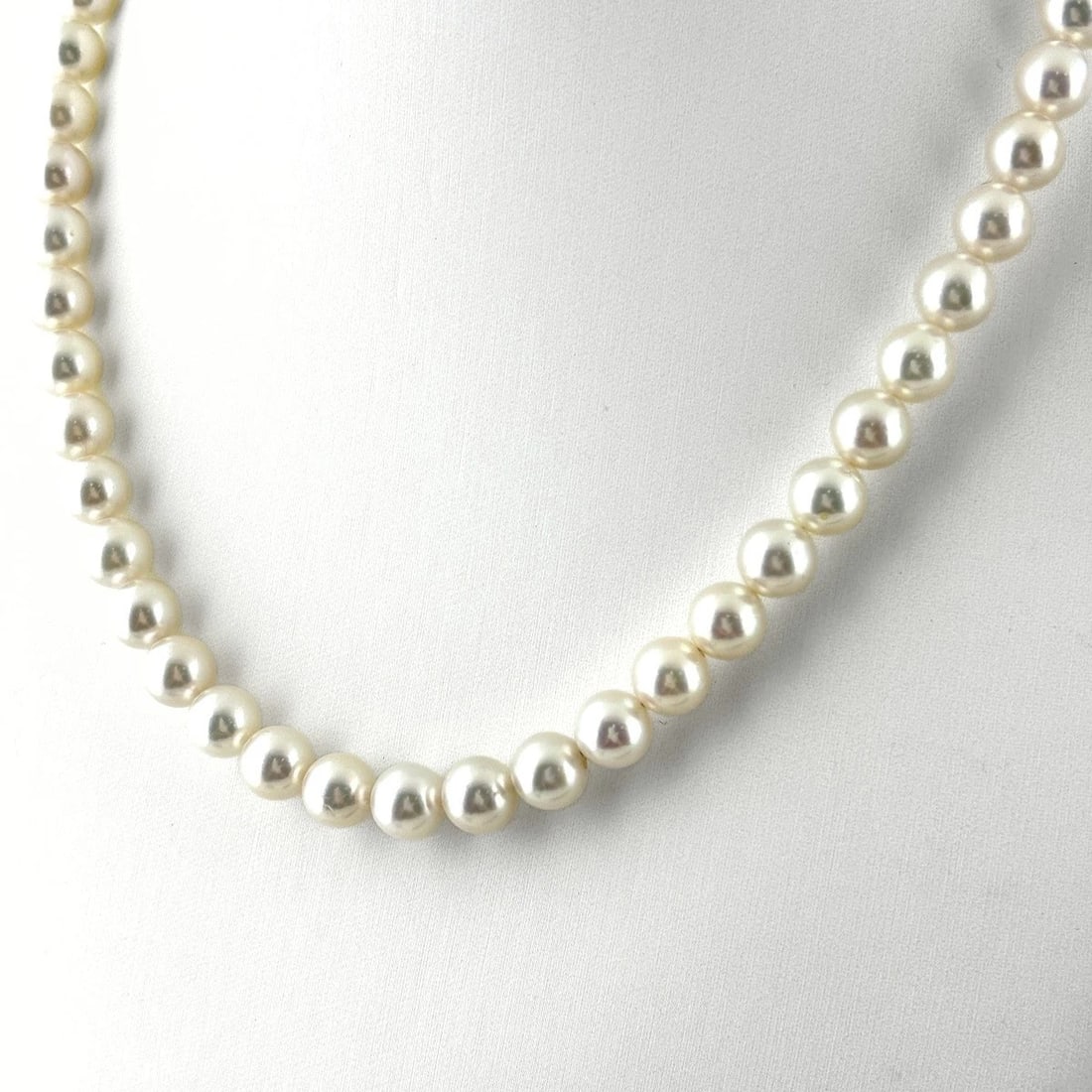PEARL SILVER SILVER NECKLACE PEARL: Pearl Silver Silver Necklace Pearl Brand: Unbranded Type/Style: Necklace Material: SV, Main Stone Natural Color: None Size: 43cm(16.9") Accessories: None Accessories Notice: When purchasin