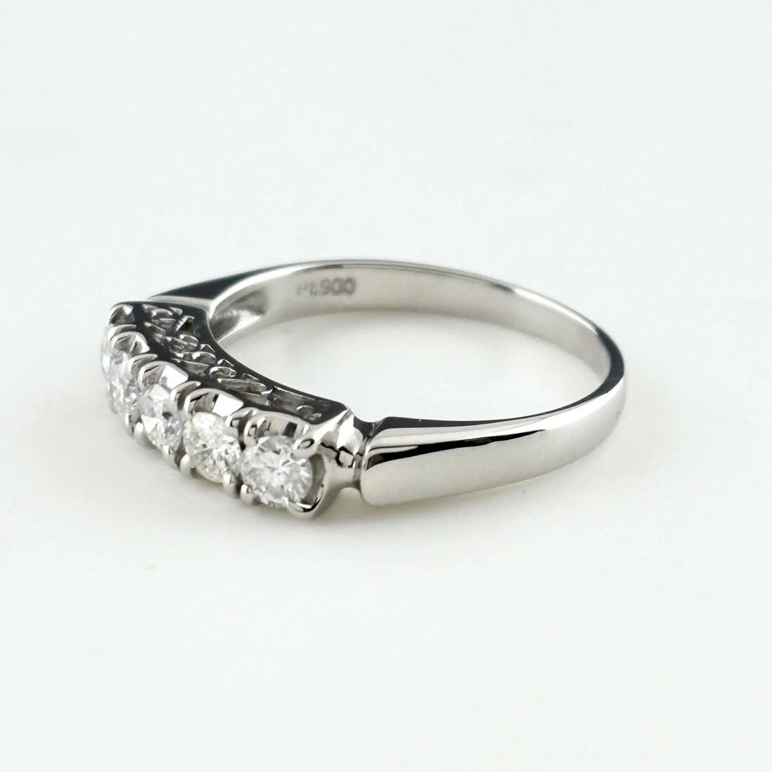 MELEE DIAMOND DESIGN RING PLATINUM RING PT900 DIAMOND: Melee Diamond Design Ring Platinum Ring Pt900 Diamond Brand: Unbranded Type/Style: Ring Material: Pt900, Main Stone Natural Color: None Size: US6.5 to 7 Accessories: None Accessories Notice: When