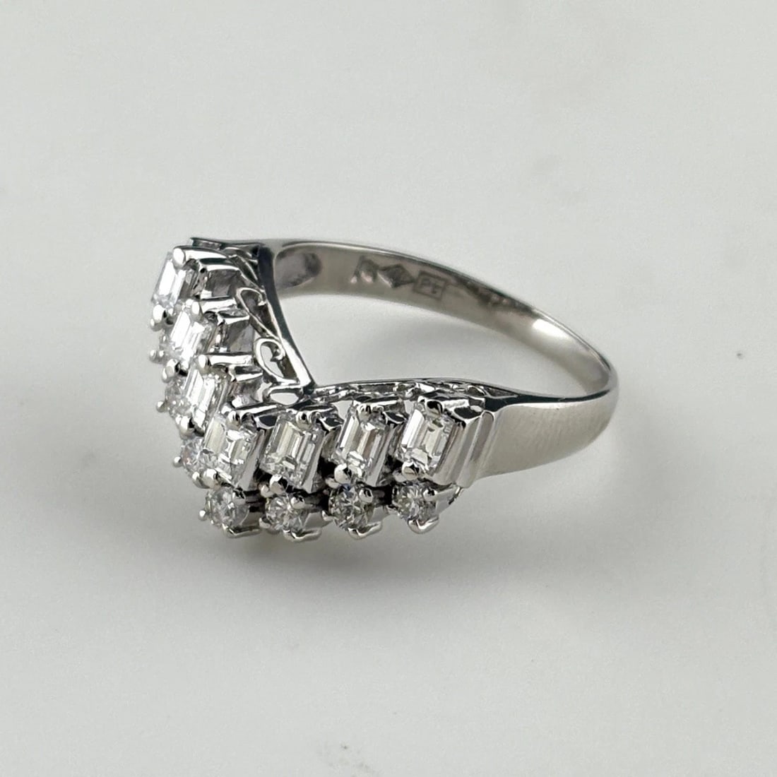 MELEE DIAMOND DESIGN RING PLATINUM RING PT900 DIAMOND: Melee Diamond Design Ring Platinum Ring Pt900 Diamond Brand: Unbranded Type/Style: Ring Material: Pt900, Main Stone Natural Color: None Size: US6.5 Accessories: None Accessories Notice: When