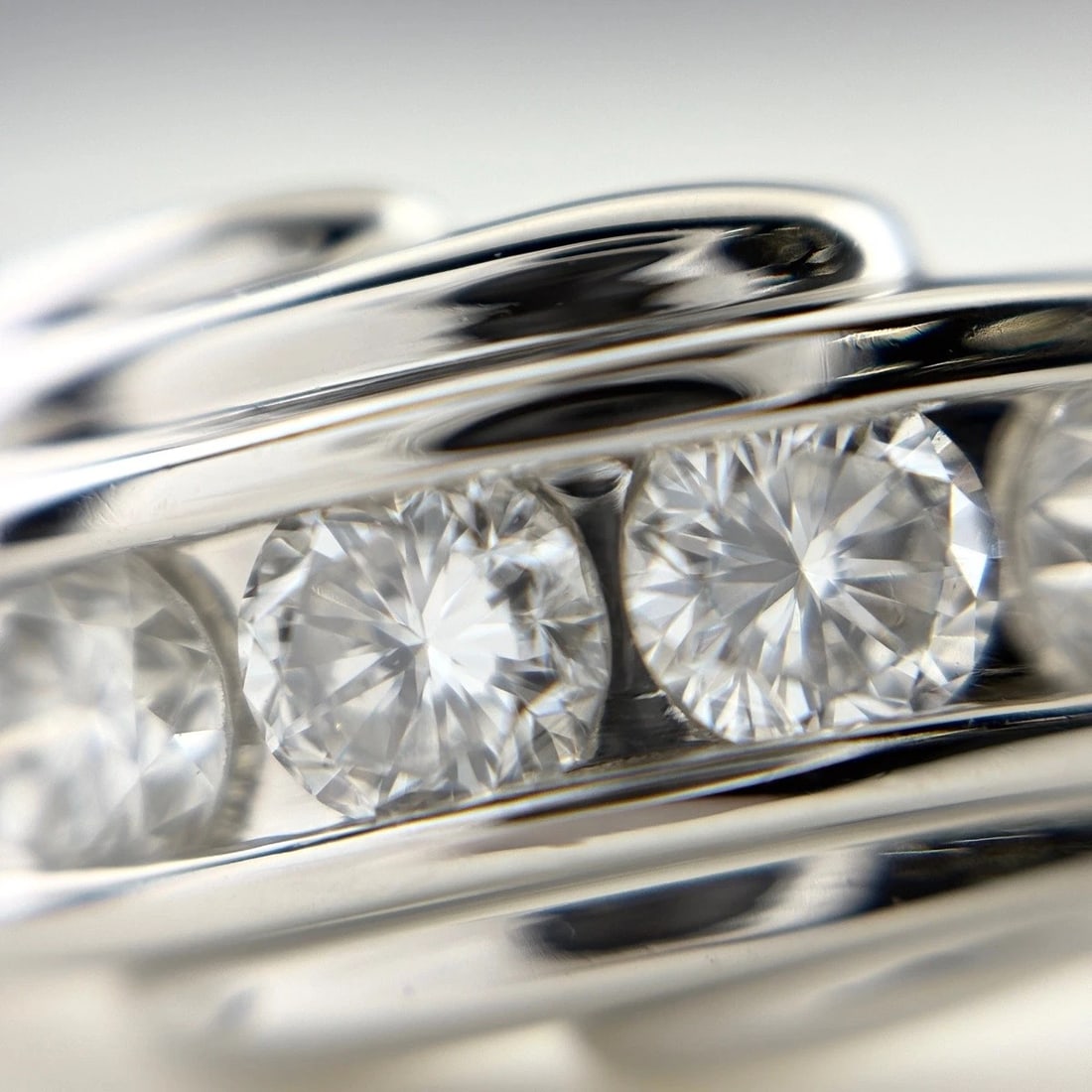 MELEE DIAMOND DESIGN RING PLATINUM RING - 2