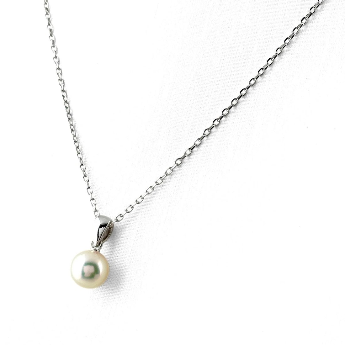 MIKIMOTO PEARL PENDANT PEARL NECKLACE 18K: Mikimoto Pearl Pendant Pearl Necklace 18K Brand: MIKIMOTO Type/Style: Necklace Material: 18K, Main Stone Pearl /Secondary Stone:Natural Color: None Size: 14.0x7.2mm(0.6") Accessories: None