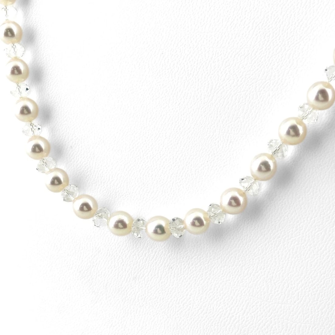 TASAKI PEARL VARIE NECKLACE SILVER PEARL CRYSTAL NECKLACE: Tasaki Pearl Varie Necklace Silver Pearl Crystal Necklace Brand: TASAKI Type/Style: Necklace Material: SV, Main Stone Pearl /Secondary Stone:Natural Color: None Size: 118cm(46.5") Accessories: None