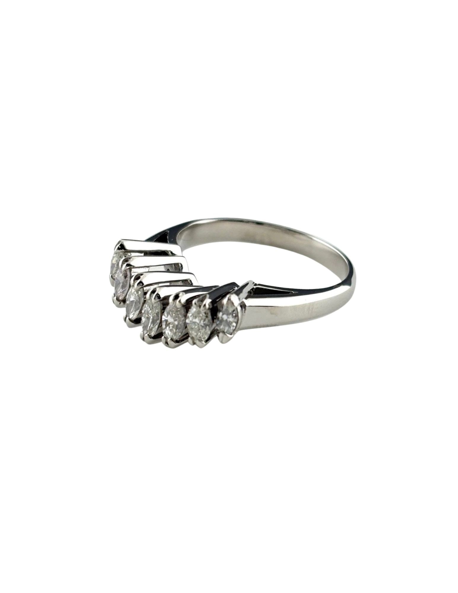 MELEE DIAMOND DESIGN RING PLATINUM RING PT900 DIAMOND: Melee Diamond Design Ring Platinum Ring Pt900 Diamond Brand: Unbranded Type/Style: Ring Material: Pt900, Main Stone Natural Color: None Size: US5 to 5.5 Accessories: None Accessories Notice: When