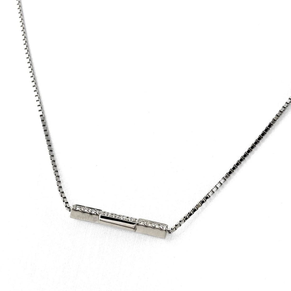 GUCCI LINK TO LOVE NECKLACE DIAMOND PENDANT NECKLACE: Gucci Link To Love Necklace Diamond Pendant Necklace Brand: GUCCI Type/Style: Necklace Material: 750, Main Stone Natural Color: None Size: 3.4x19.7mm(0.1") Accessories: None Accessories Notice: When