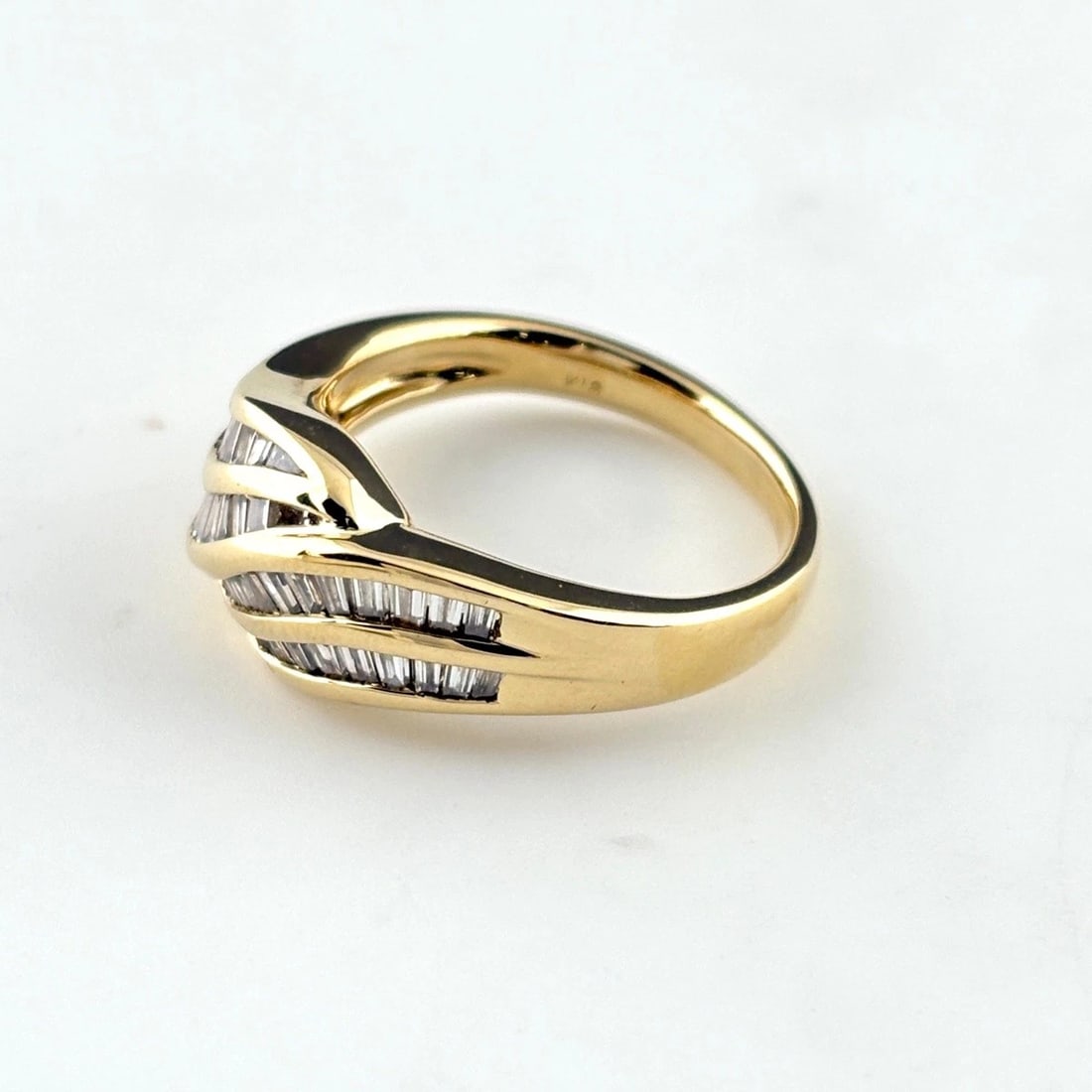 MELEE DIAMOND DESIGN RING YG RING 18K: Melee Diamond Design Ring Yg Ring 18K Brand: Unbranded Type/Style: Ring Material: 18K YG, Main Stone Natural Color: YG Size: US6 Accessories: None Accessories Notice: When purchasing pre-owned goods,