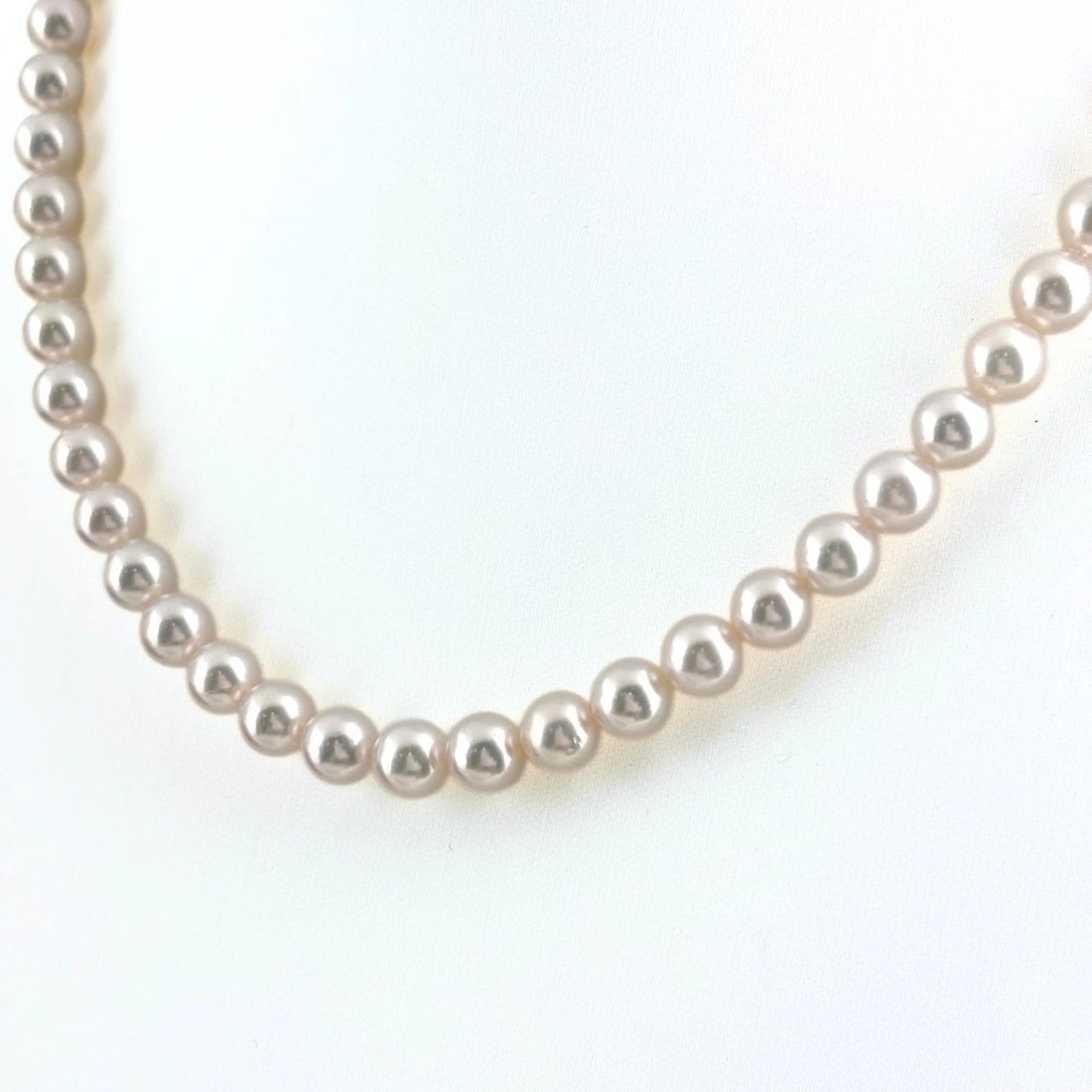 TASAKI PEARL NECKLACE SILVER NECKLACE SV: Tasaki Pearl Necklace Silver Necklace Sv Brand: TASAKI Type/Style: Necklace Material: SV, Main Stone Pearl /Secondary Stone:Natural Color: None Size: 43cm(16.9") Accessories: None Accessories Notice:
