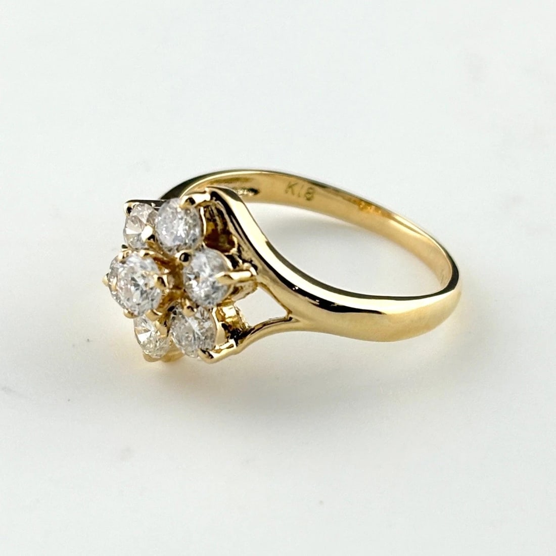 MELEE DIAMOND DESIGN RING YG RING 18K: Melee Diamond Design Ring Yg Ring 18K Brand: Unbranded Type/Style: Ring Material: 18K YG, Main Stone Natural Color: YG Size: US6.5 to 7 Accessories: None Accessories Notice: When purchasing pre-owned
