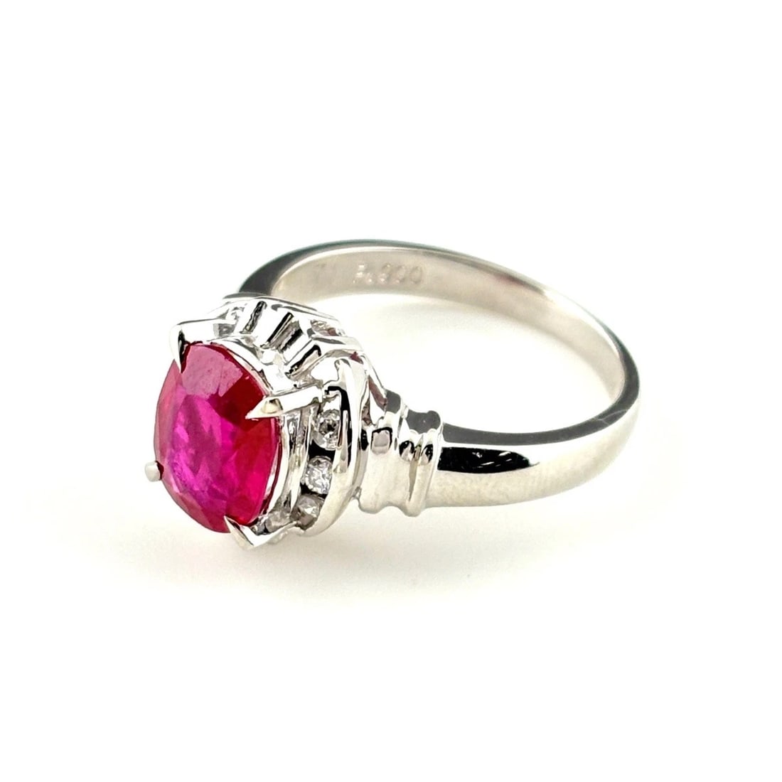RUBY RING PLATINUM MELEE DIAMOND RING PT900: Ruby Ring Platinum Melee Diamond Ring Pt900 Brand: Unbranded Type/Style: Ring Material: Pt900, Main Stone Ruby /Secondary Stone:Natural Color: None Size: US4.5 to 5 Accessories: None Accessories