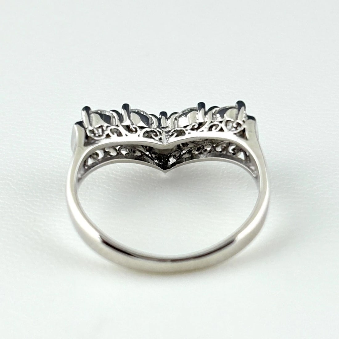 MELEE DIAMOND DESIGN RING PLATINUM RING - 3