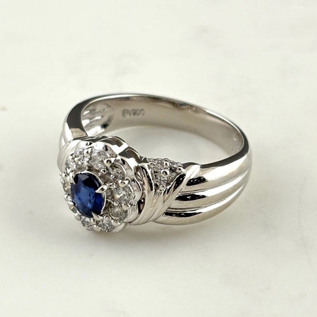 SAPPHIRE PLATINUM RING MELEE DIAMOND RING PT900: Sapphire Platinum Ring Melee Diamond Ring Pt900 Brand: Unbranded Type/Style: Ring Material: Pt900, Main Stone Sapphire /Secondary Stone:Natural Color: None Size: US6.5 to 7 Accessories: None