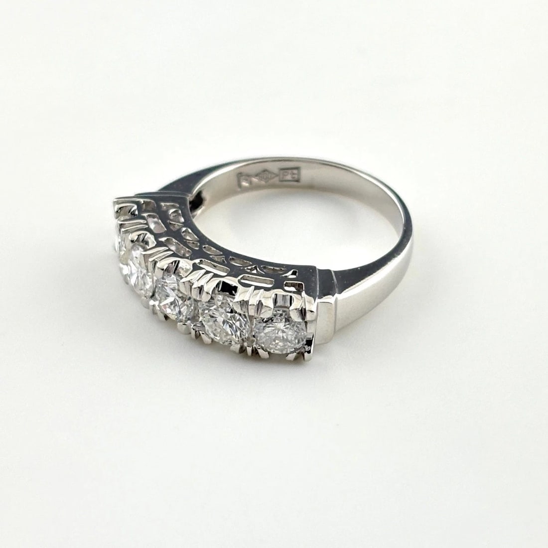 MELEE DIAMOND DESIGN RING PLATINUM RING PT900 DIAMOND: Melee Diamond Design Ring Platinum Ring Pt900 Diamond Brand: Unbranded Type/Style: Ring Material: Pt900, Main Stone Natural Color: None Size: US5 Accessories: None Accessories Notice: When purchasing