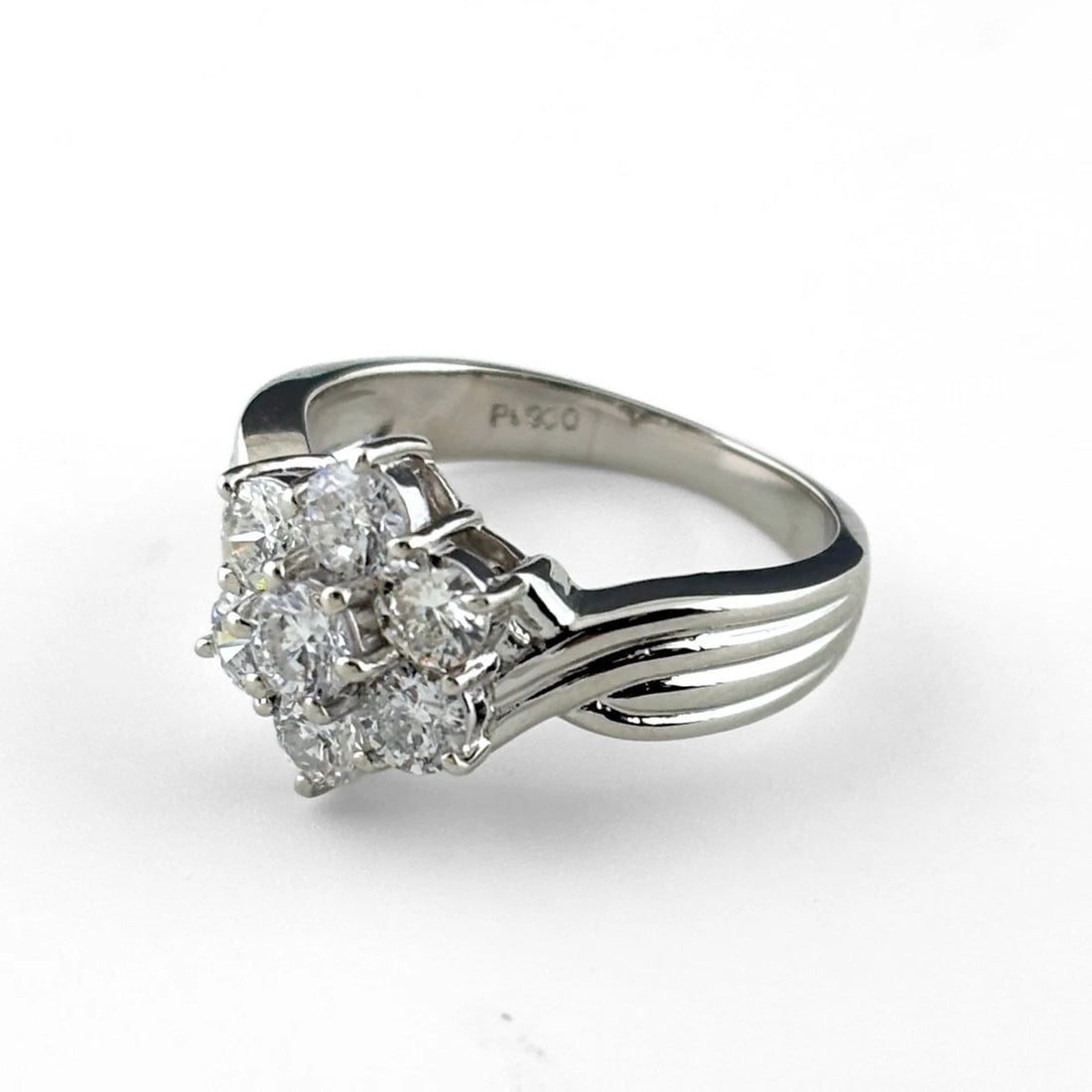 MELEE DIAMOND DESIGN RING PLATINUM RING PT900 DIAMOND: Melee Diamond Design Ring Platinum Ring Pt900 Diamond Brand: Unbranded Type/Style: Ring Material: Pt900, Main Stone Natural Color: None Size: US5.5 Accessories: None Accessories Notice: When