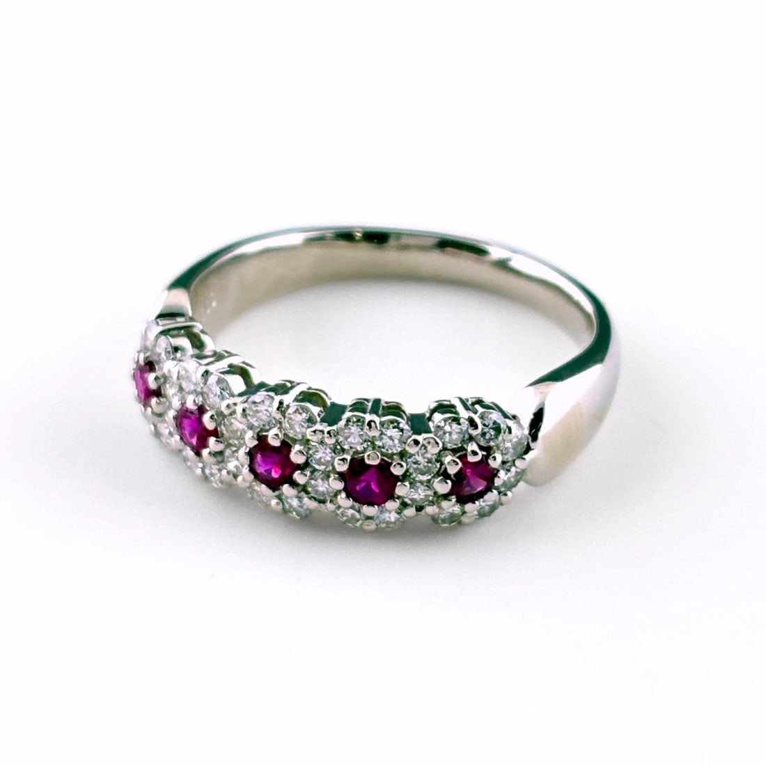 RUBY DESIGN RING PLATINUM MELEE DIAMOND RING PT900: Ruby Design Ring Platinum Melee Diamond Ring Pt900 Brand: Unbranded Type/Style: Ring Material: Pt900, Main Stone Ruby /Secondary Stone:Natural Color: None Size: US7 to 7.5 Accessories: None
