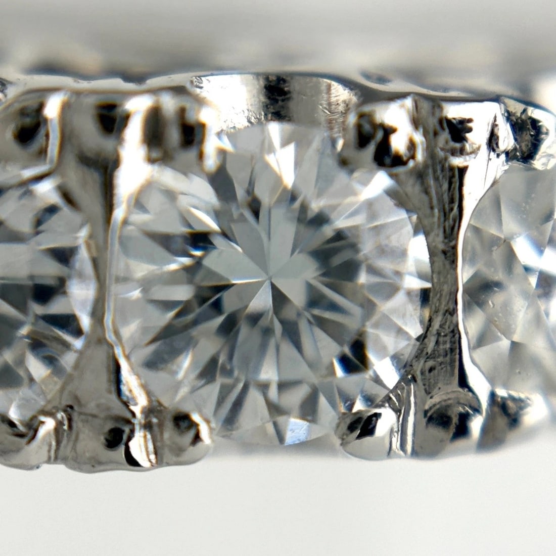 MELEE DIAMOND DESIGN RING PLATINUM RING - 2