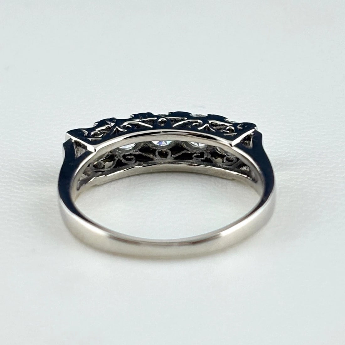 MELEE DIAMOND DESIGN RING PLATINUM RING - 3