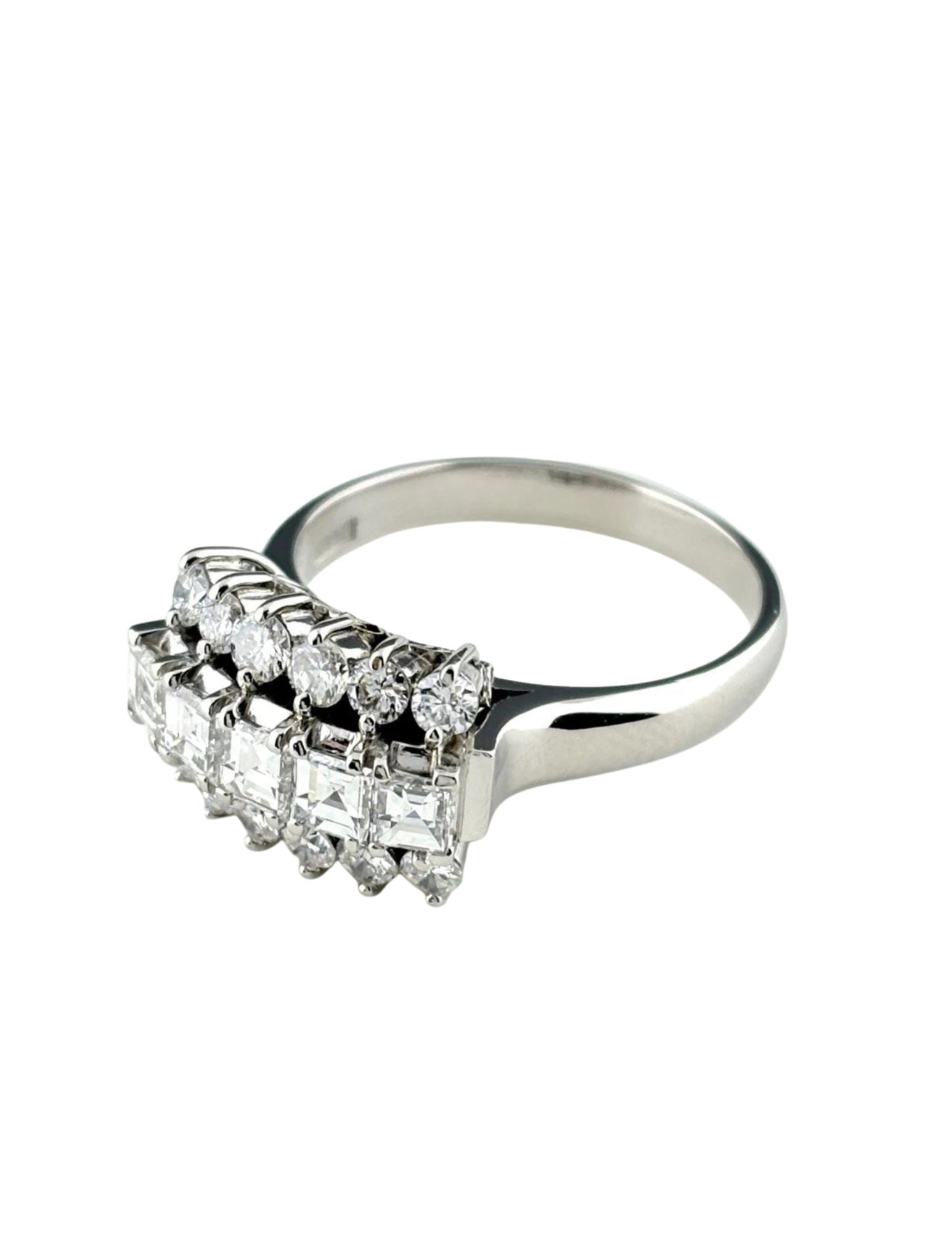 MELEE DIAMOND DESIGN RING PLATINUM RING: Melee Diamond Design Ring Platinum Ring Brand: Unbranded Type/Style: Ring Material: Pt900, Main Stone Natural Color: None Size: US6 Accessories: None Accessories Notice: When purchasing pr