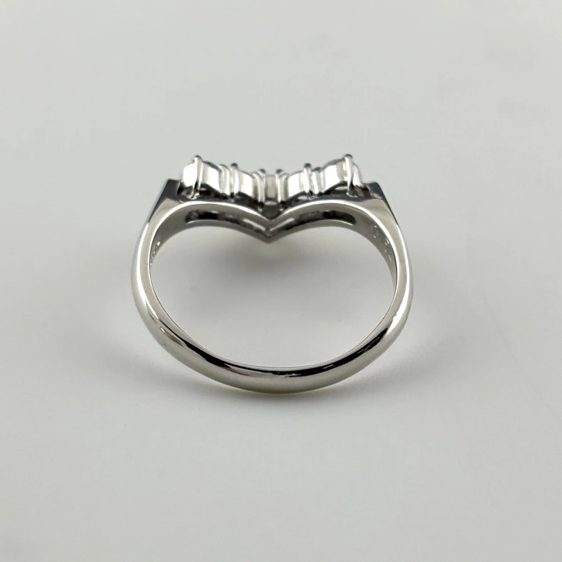 MELEE DIAMOND DESIGN RING PLATINUM RING - 3