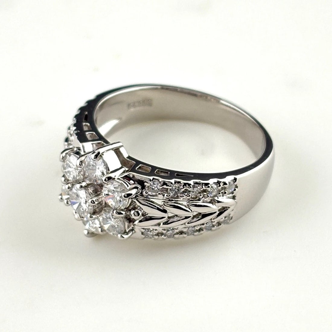 MELEE DIAMOND DESIGN RING PLATINUM RING: Melee Diamond Design Ring Platinum Ring Brand: Unbranded Type/Style: Ring Material: Pt900, Main Stone Natural Color: None Size: US7 to 7.5 Accessories: None Accessories Notice: When purcha