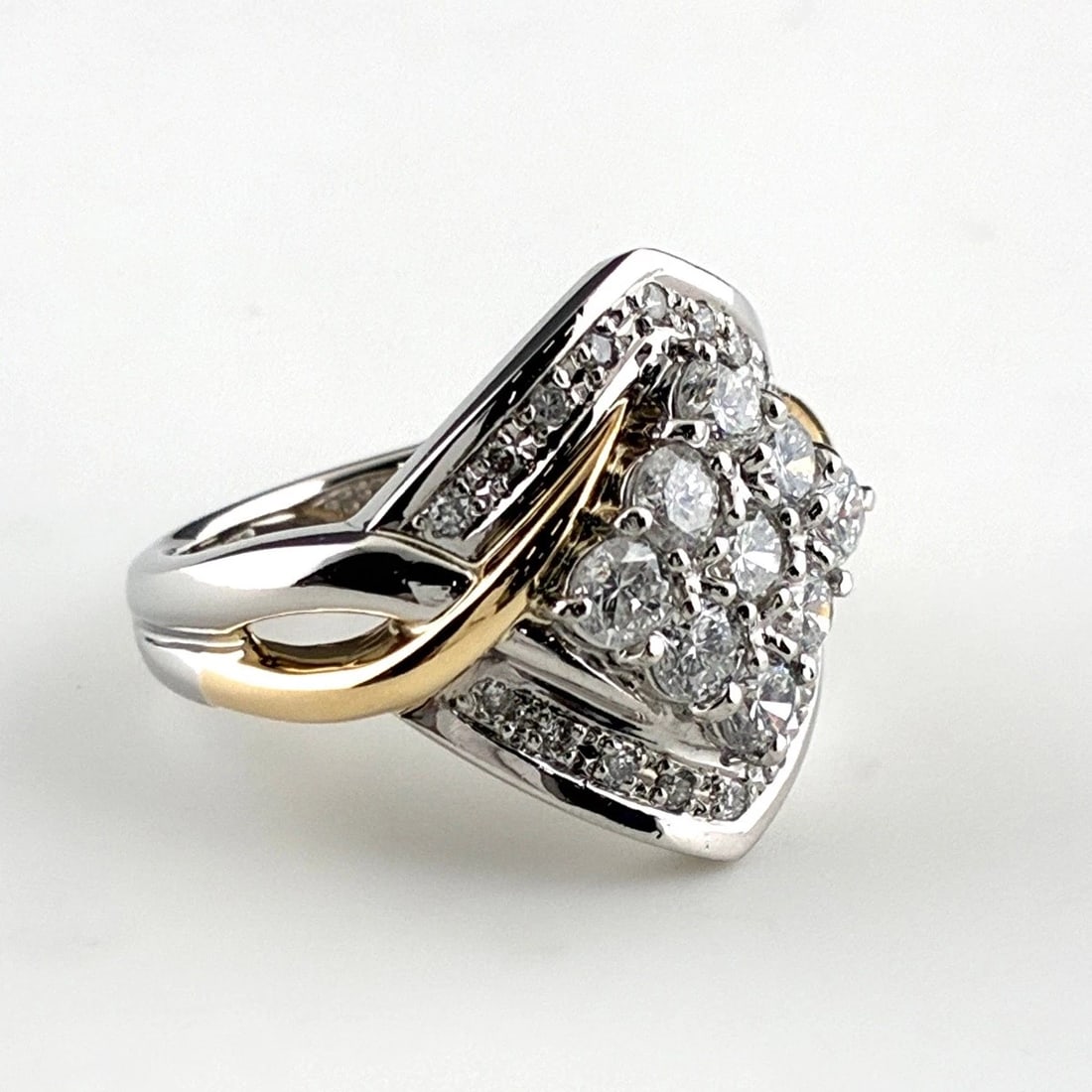 MELEE DIAMOND DESIGN RING PLATINUM YG RING: Melee Diamond Design Ring Platinum Yg Ring Brand: Unbranded Type/Style: Ring Material: Pt850, Main Stone Natural Color: None Size: US6 Accessories: None Accessories Notice: When purchasing pre-owned