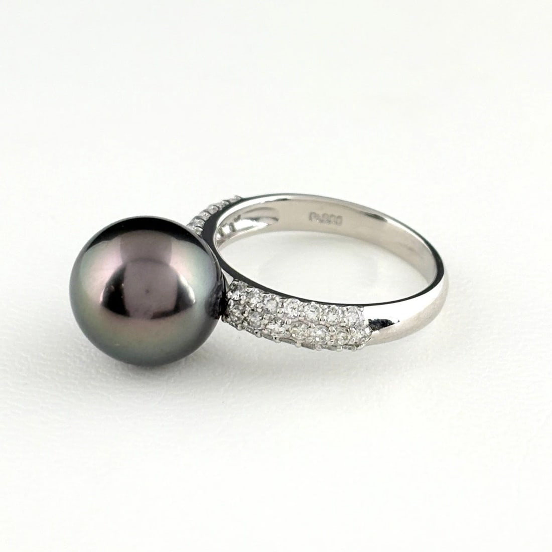 PEARL DESIGN RING PLATINUM MELEE DIAMOND PEARL RING: Pearl Design Ring Platinum Melee Diamond Pearl Ring Brand: Unbranded Type/Style: Ring Material: Pt900, Main Stone Pearl /Secondary Stone:Natural Color: None Size: US8 Accessories: None Accessories