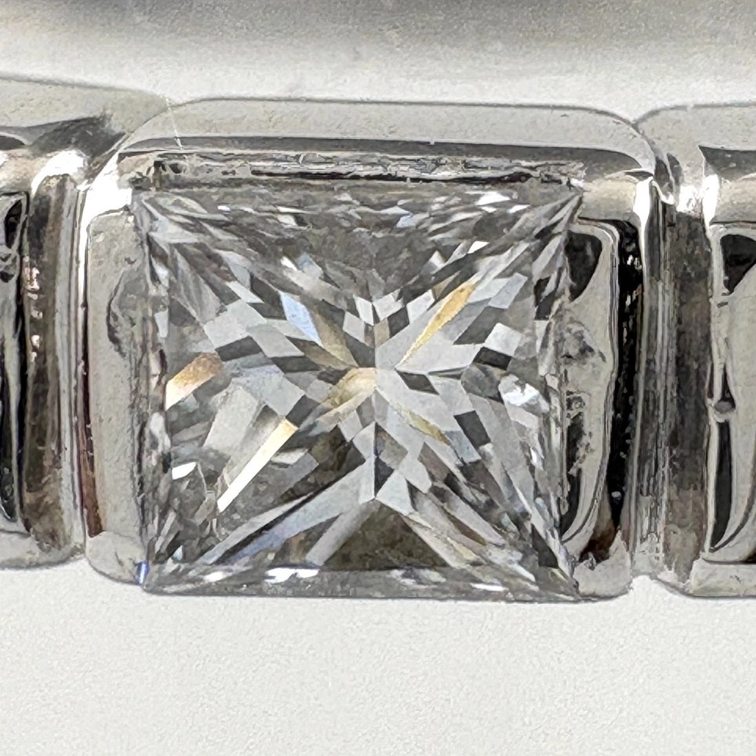 MELEE DIAMOND DESIGN RING PLATINUM RING - 2