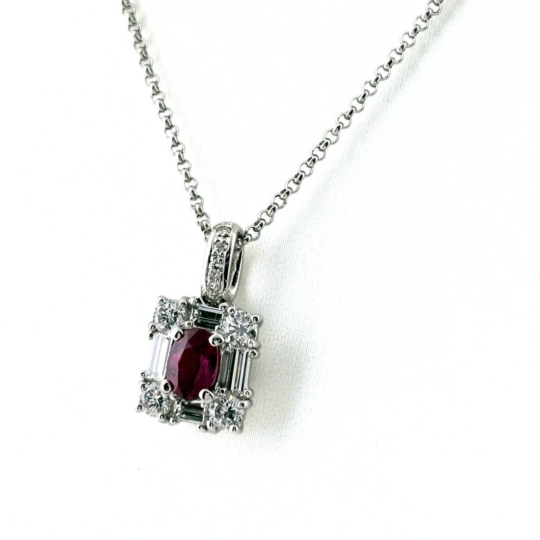 RUBY DESIGN NECKLACE PLATINUM PENDANT MELEE DIAMOND: Ruby Design Necklace Platinum Pendant Melee Diamond Brand: Unbranded Type/Style: Necklace Material: Pt900, Main Stone Ruby /Secondary Stone:Natural Color: None Size: 16.5x9.4mm(0.6") Accessories: