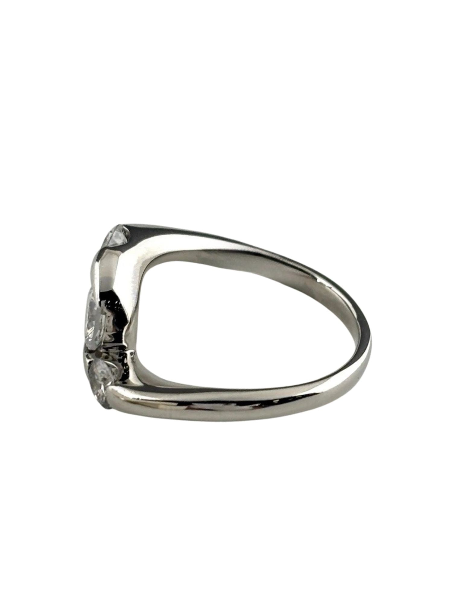 DIAMOND DESIGN RING PLATINUM RING PT900: Diamond Design Ring Platinum Ring Pt900 Brand: Unbranded Type/Style: Ring Material: Pt900, Main Stone Natural Color: None Size: US6 Accessories: None Accessories Notice: When purchasing pre-owned