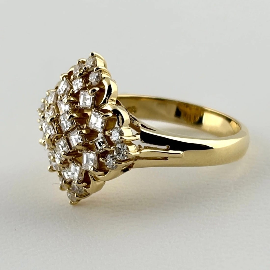 MELEE DIAMOND DESIGN RING YG RING 18K: Melee Diamond Design Ring Yg Ring 18K Brand: Unbranded Type/Style: Ring Material: 18K YG, Main Stone Natural Color: YG Size: US5.5 to 6 Accessories: None Accessories Notice: When purchasing pre-owned