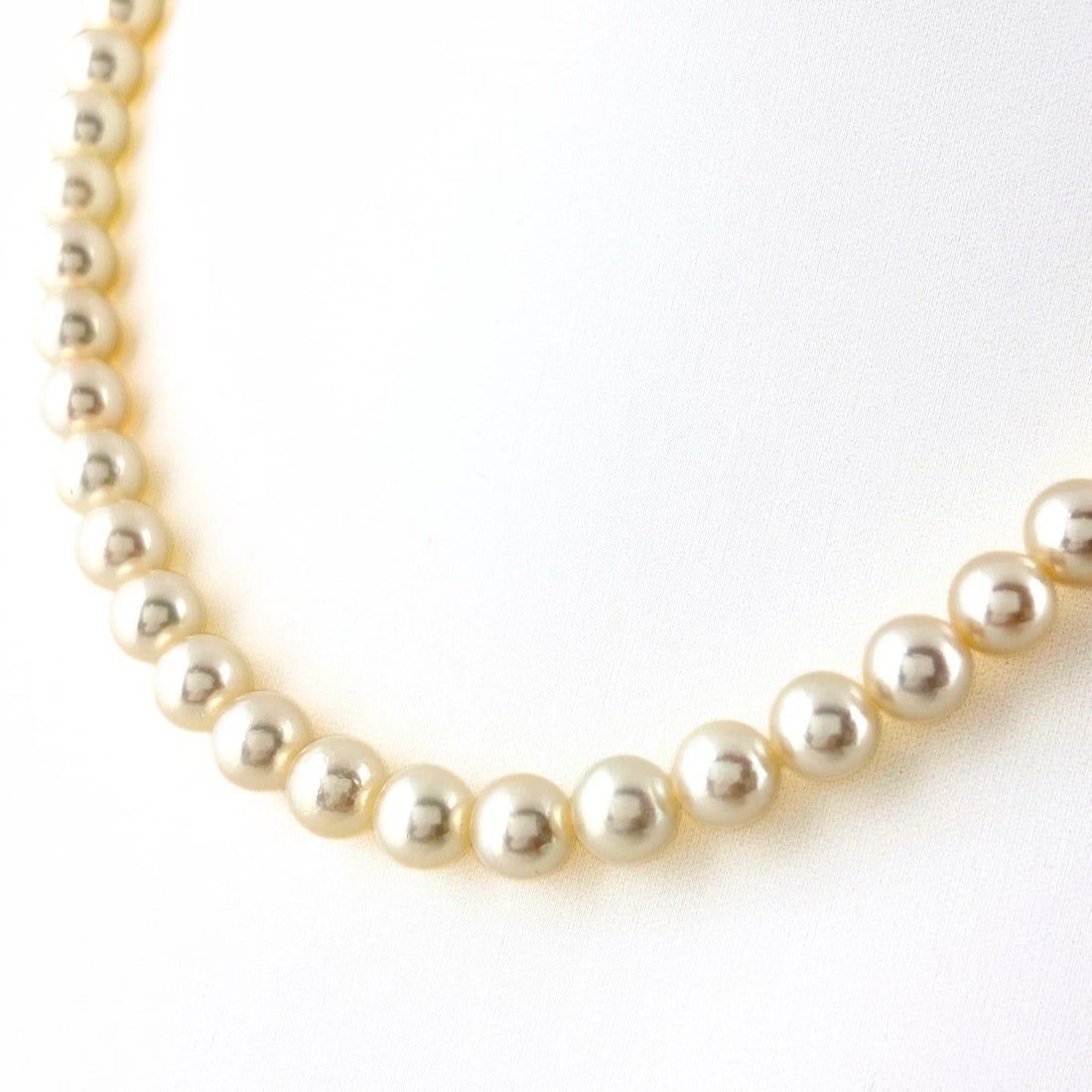 TASAKI PEARL NECKLACE SILVER NECKLACE SV: Tasaki Pearl Necklace Silver Necklace Sv Brand: TASAKI Type/Style: Necklace Material: SV, Main Stone Pearl /Secondary Stone:Natural Color: None Size: 43cm(16.9") Accessories: None Accessories Notice:
