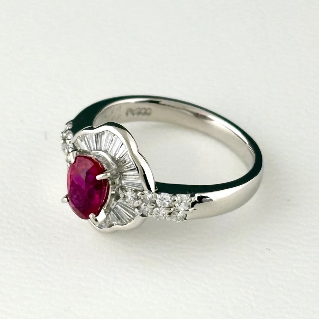 RUBY PLATINUM RING MELEE DIAMOND RING PT900: Ruby Platinum Ring Melee Diamond Ring Pt900 Brand: Unbranded Type/Style: Ring Material: Pt900, Main Stone Ruby /Secondary Stone:Natural Color: None Size: US4 to 4.5 Accessories: None Acces
