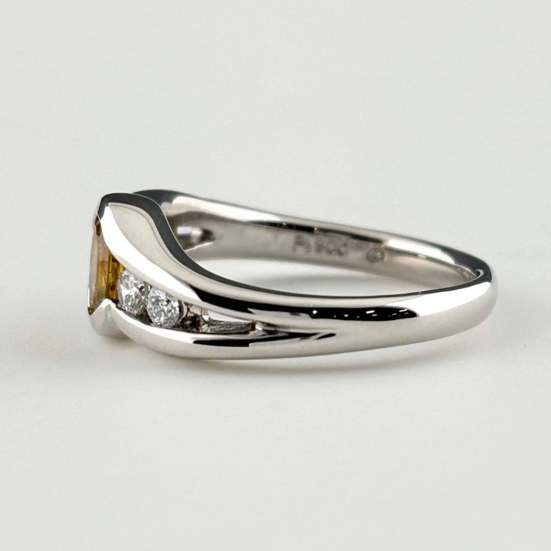 YELLOW SAPPHIRE DESIGN PLATINUM MELEE DIAMOND RING: Yellow Sapphire Design Platinum Melee Diamond Ring Brand: Unbranded Type/Style: Ring Material: Pt900, Main Stone Sapphire /Secondary Stone:Natural Color: None Size: US7.5 to 8 Accessories: None