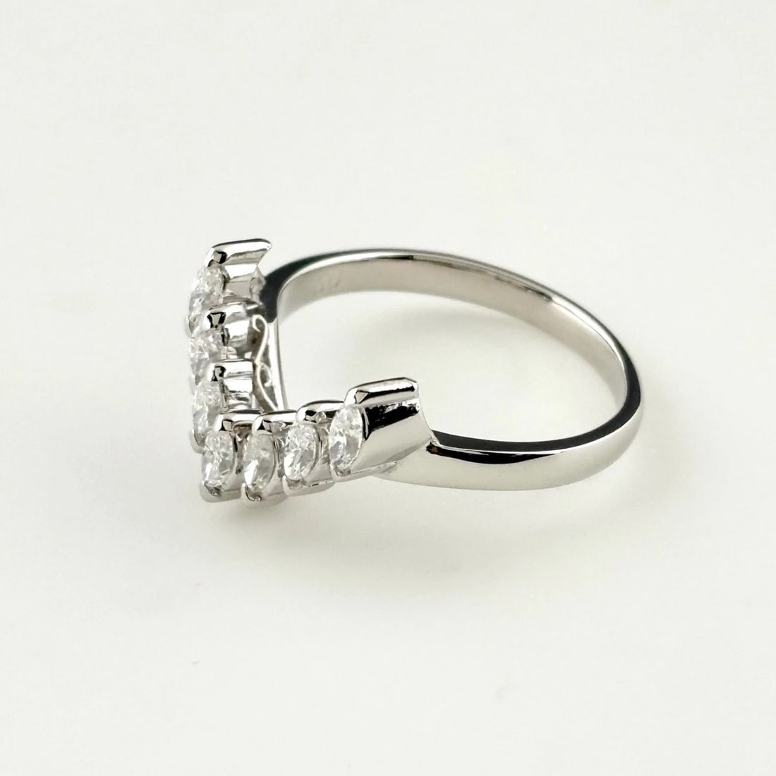 MELEE DIAMOND DESIGN RING PLATINUM RING PT900 DIAMOND: Melee Diamond Design Ring Platinum Ring Pt900 Diamond Brand: Unbranded Type/Style: Ring Material: Pt900, Main Stone Natural Color: None Size: US6 to 6.5 Accessories: None Accessories Notice: When