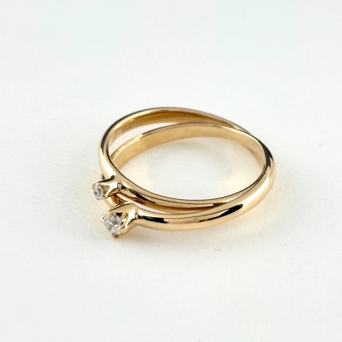 4? MELEE DIAMOND RING YG RING 18K: 4? Melee Diamond Ring Yg Ring 18K Brand: 4? Type/Style: Ring Material: 18K YG, Main Stone Natural Color: YG Size: US4.5 to 5 Accessories: None Accessories Notice: When purchasing pre-owned