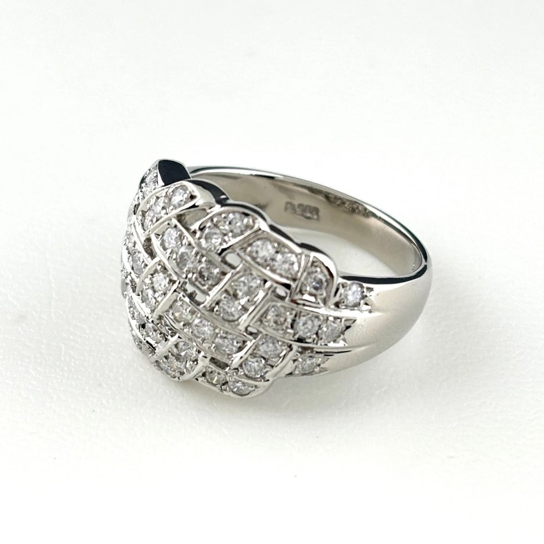 MELEE DIAMOND DESIGN RING PLATINUM RING PT900 DIAMOND: Melee Diamond Design Ring Platinum Ring Pt900 Diamond Brand: Unbranded Type/Style: Ring Material: Pt900, Main Stone Natural Color: None Size: US8.5 Accessories: None Accessories Notice: Wh