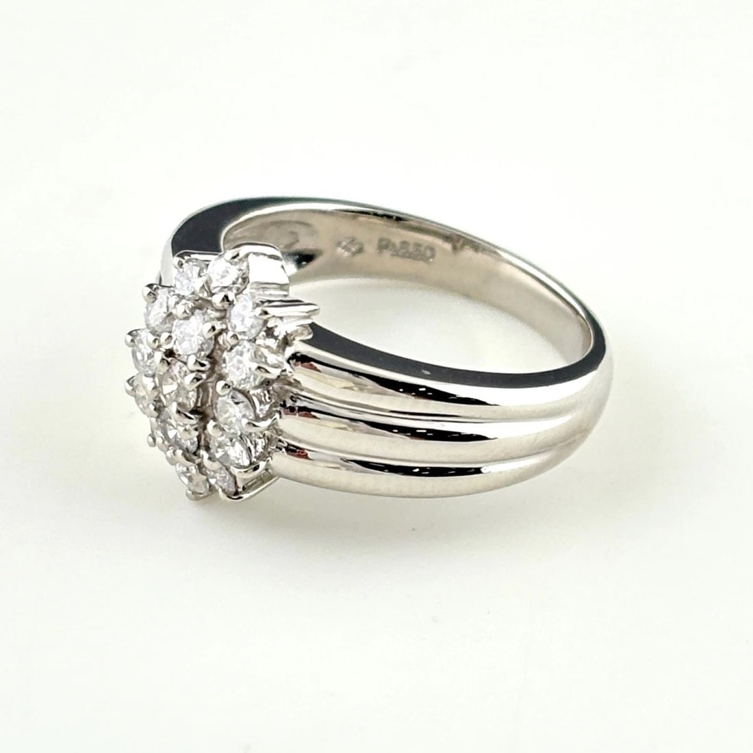 MELEE DIAMOND RING PLATINUM RING PT850: Melee Diamond Ring Platinum Ring Pt850 Brand: Unbranded Type/Style: Ring Material: Pt850, Main Stone Natural Color: None Size: US6 Accessories: None Accessories Notice: When purchasing pre